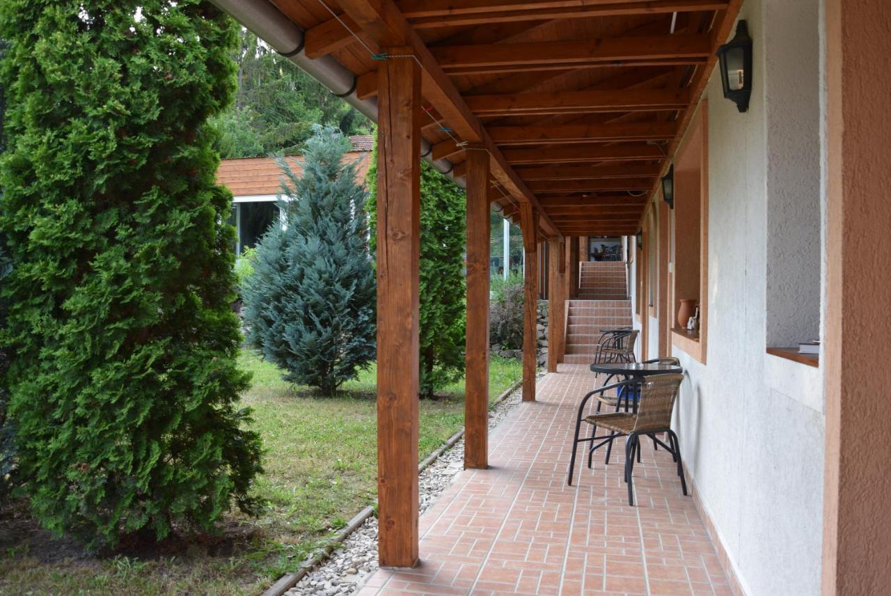 Nyitott Kapu Vendeghaz Hotell Felsőtárkány Exteriör bild